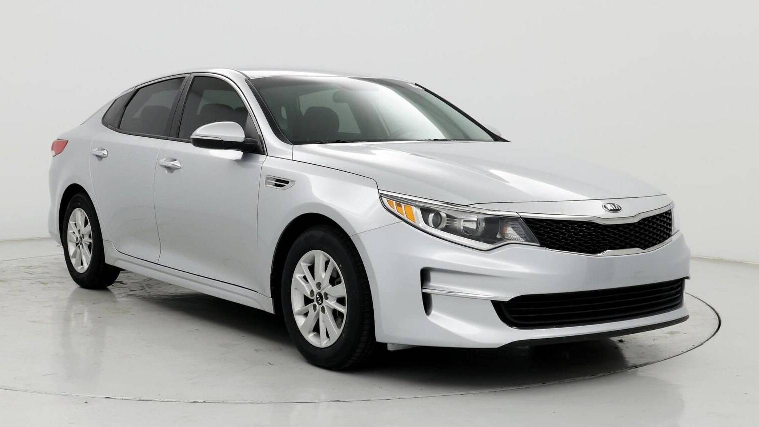 KIA OPTIMA 2018 5XXGT4L38JG229593 image