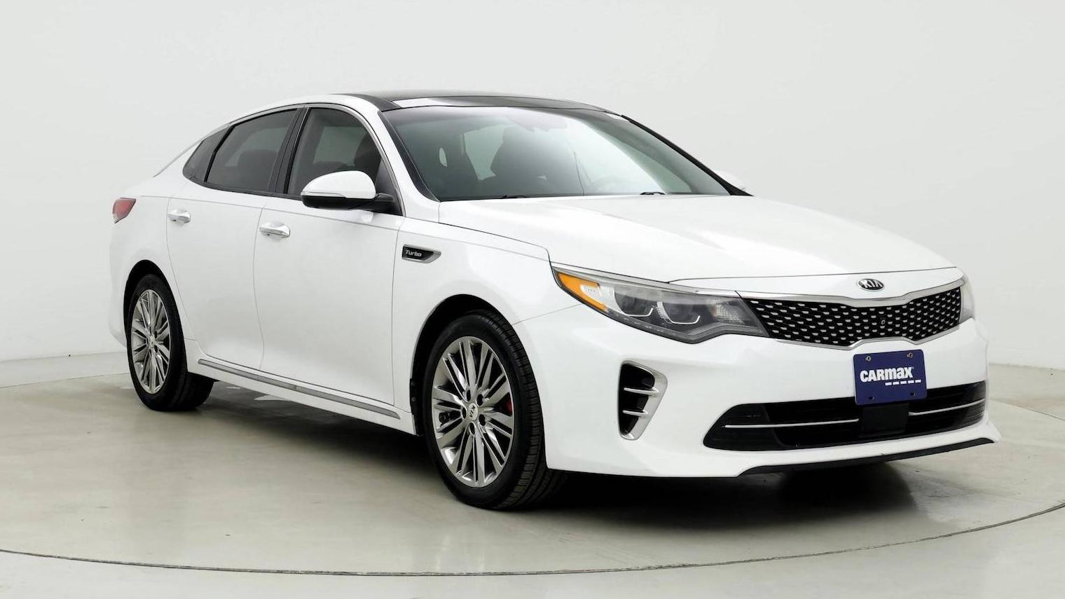 KIA OPTIMA 2017 5XXGV4L27HG136303 image