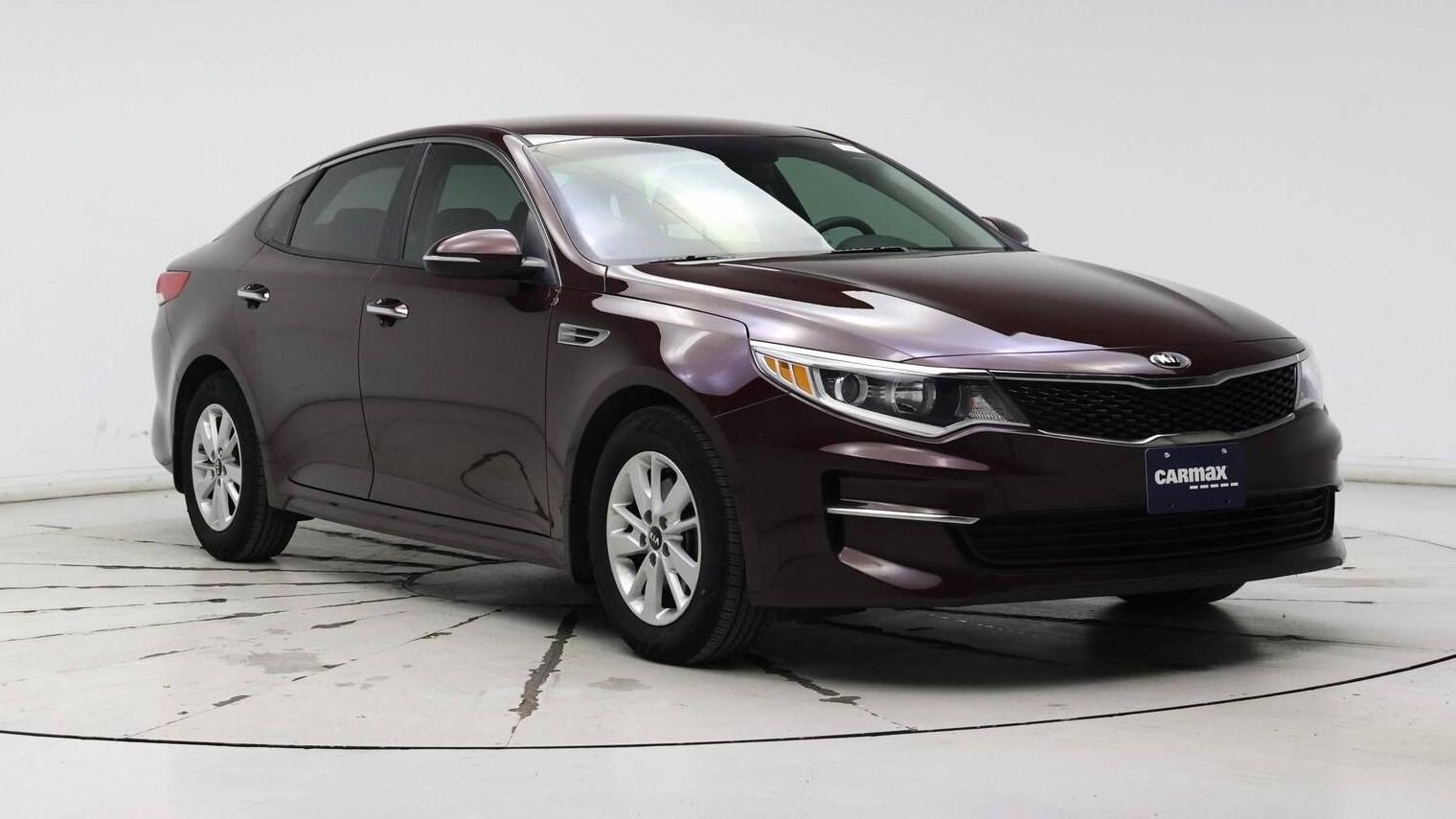 KIA OPTIMA 2017 5XXGT4L37HG153889 image