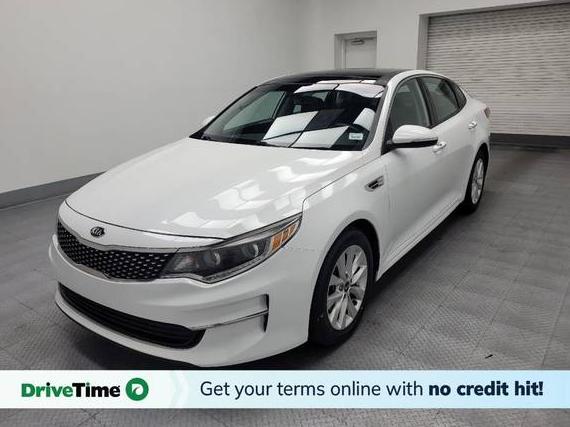KIA OPTIMA 2017 5XXGU4L30HG124036 image