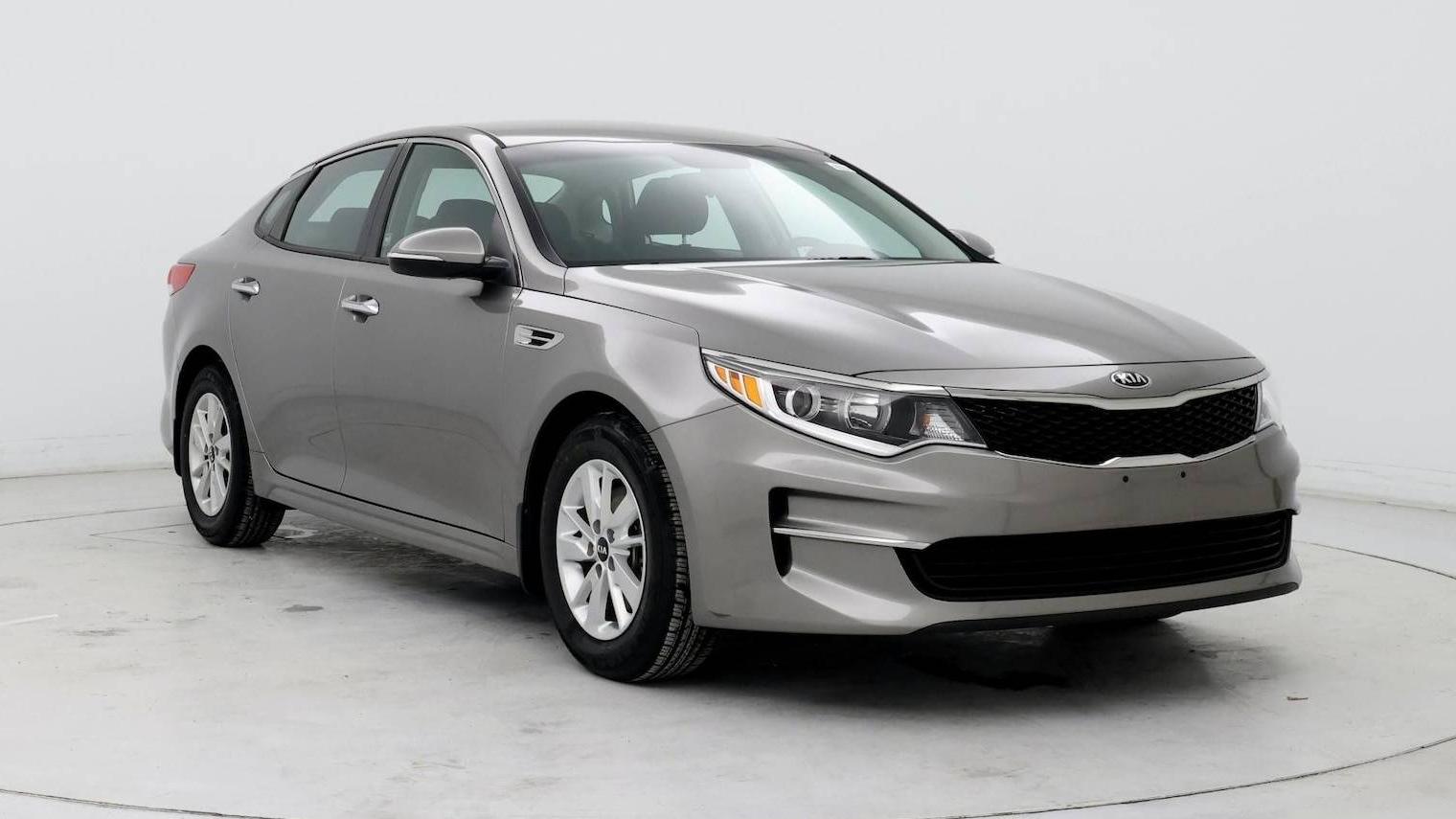 KIA OPTIMA 2017 5XXGT4L33HG146812 image