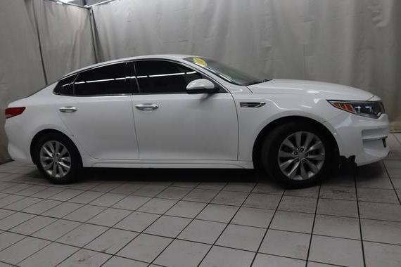 KIA OPTIMA 2017 5XXGU4L31HG134526 image