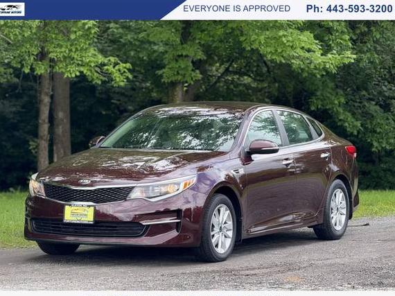 KIA OPTIMA 2017 5XXGT4L38HG155621 image