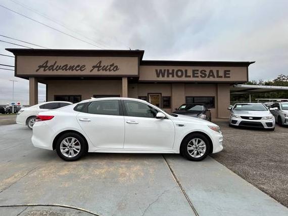 KIA OPTIMA 2017 5XXGT4L37HG158140 image KIA OPTIMA 2017 5XXGT4L37HG158140 image