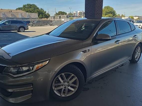 KIA OPTIMA 2017 5XXGT4L37HG163144 image