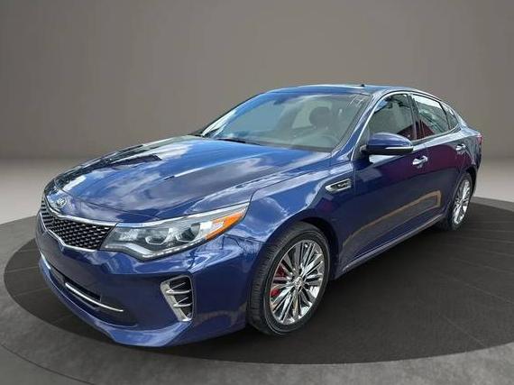 KIA OPTIMA 2017 5XXGV4L22HG158614 image