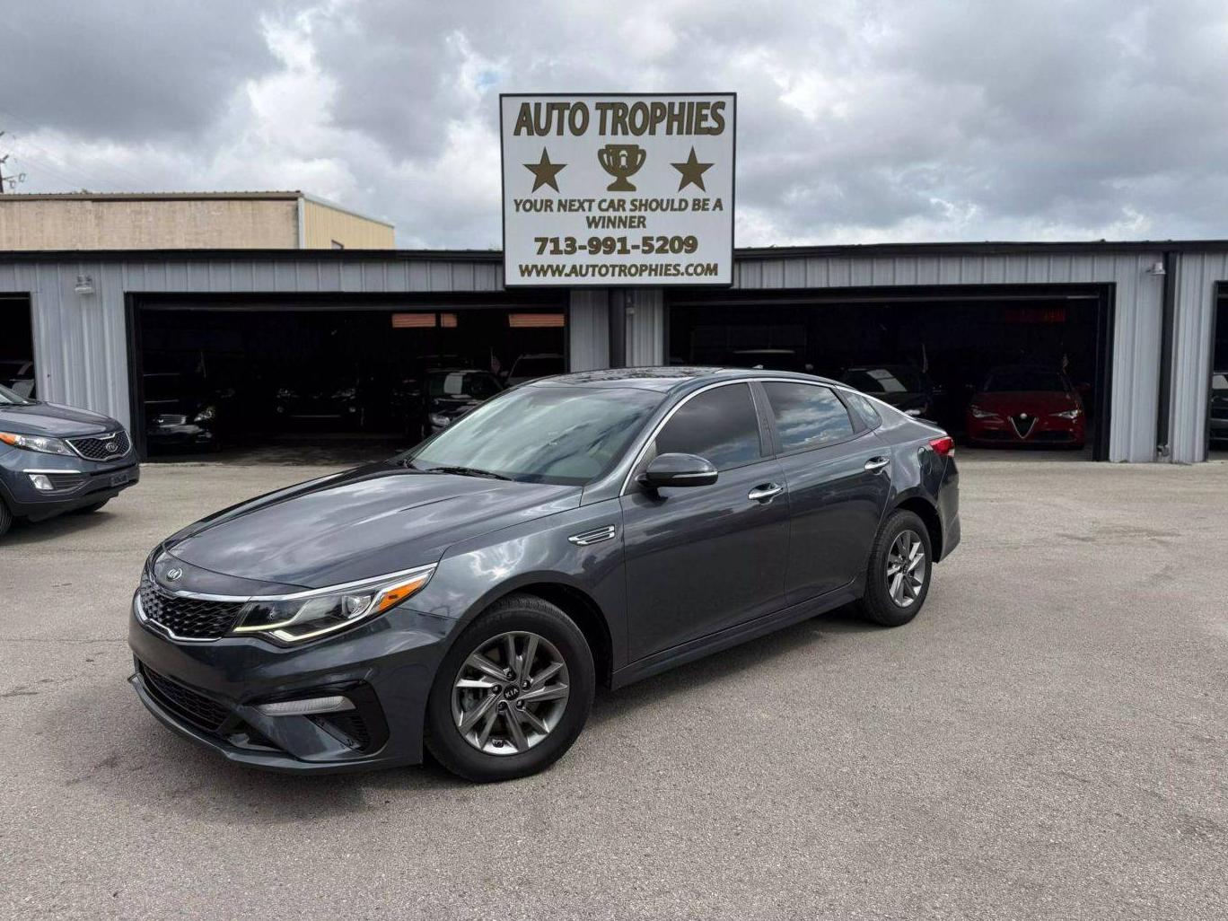 KIA OPTIMA 2020 5XXGT4L34LG429759 image