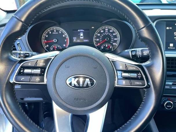 KIA OPTIMA 2020 5XXGU4L11LG407939 image