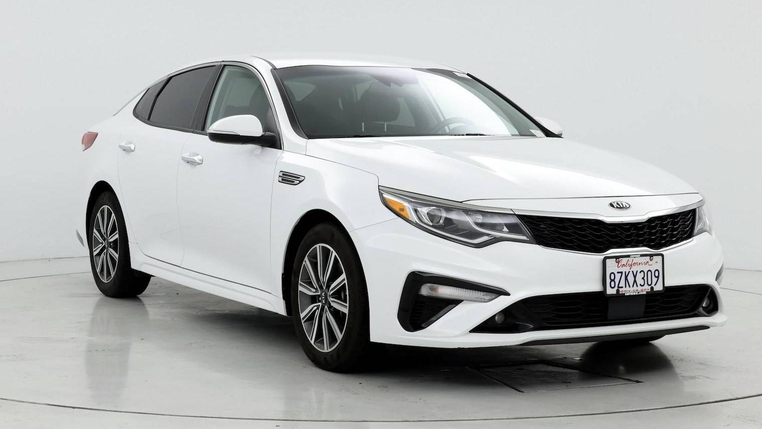 KIA OPTIMA 2020 5XXGU4L13LG414942 image