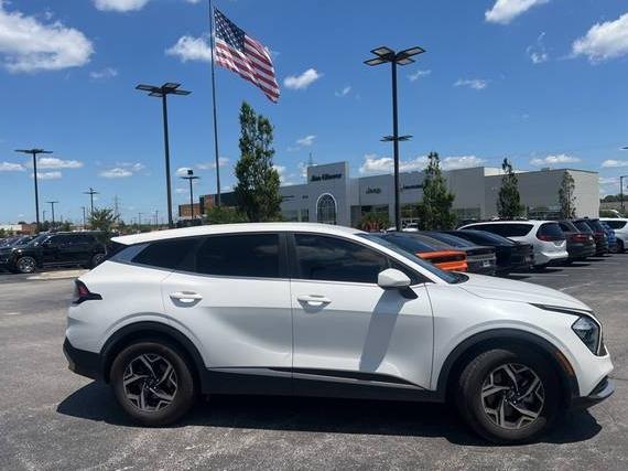KIA SPORTAGE 2023 KNDPU3AF8P7036236 image