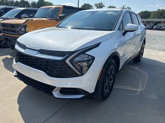KIA SPORTAGE 2023 KNDPU3AF8P7156201 image