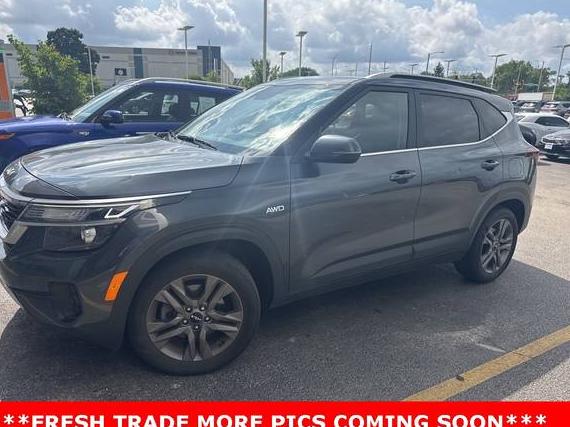 KIA SELTOS 2023 KNDEUCAA3P7352798 image