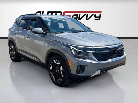 KIA SELTOS 2024 KNDETCA77R7509842 image
