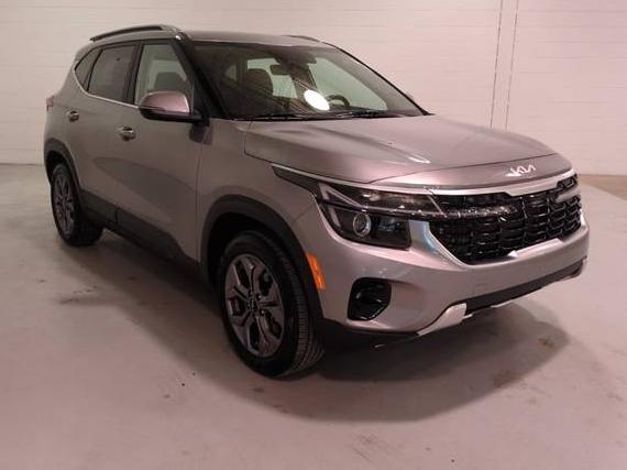 KIA SELTOS 2024 KNDEUCAAXR7647626 image