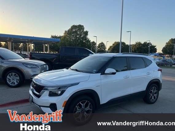 KIA SELTOS 2022 KNDERCAA1N7300553 image