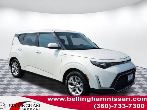 KIA SOUL 2023 KNDJ23AU0P7861620 image
