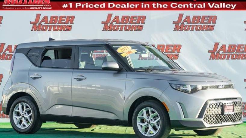 KIA SOUL 2023 KNDJ23AU3P7888651 image