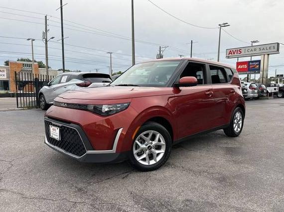 KIA SOUL 2023 KNDJ23AUXP7861902 image