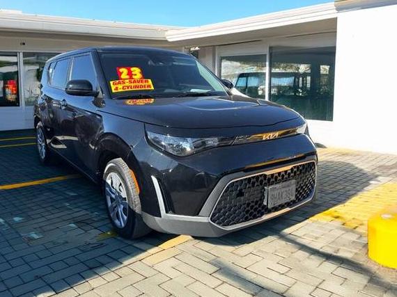 KIA SOUL 2023 KNDJ23AU7P7892850 image