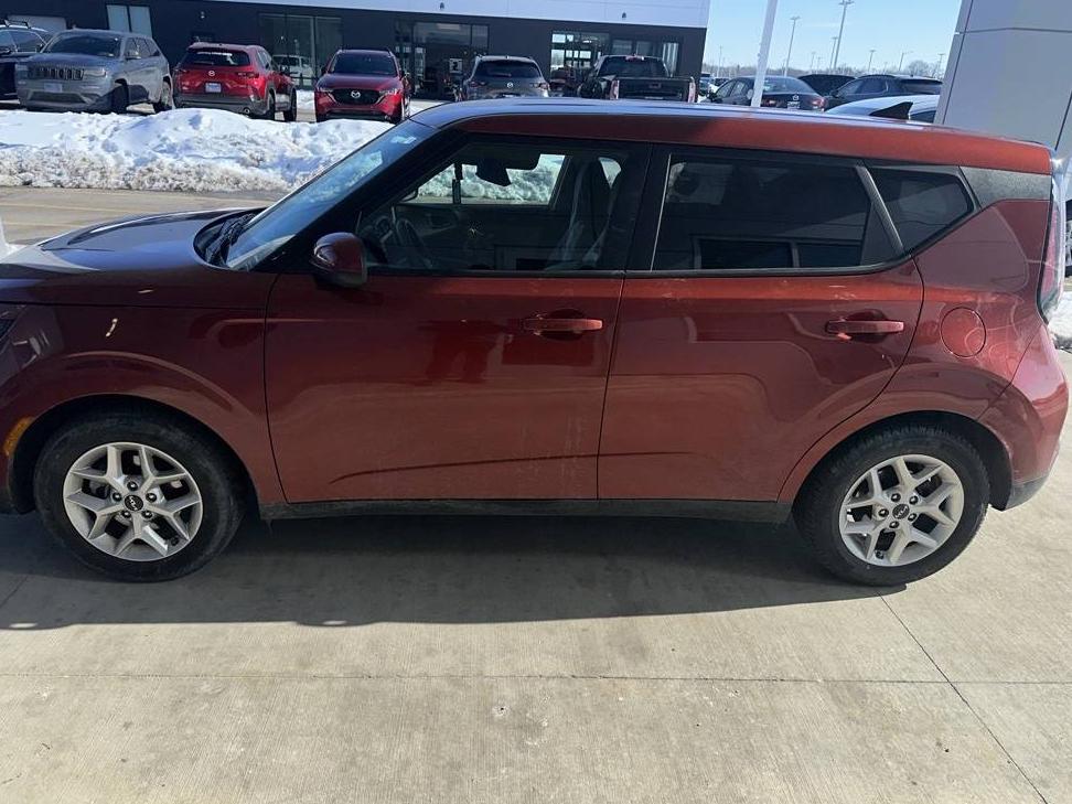 KIA SOUL 2023 KNDJ23AU0P7857633 image