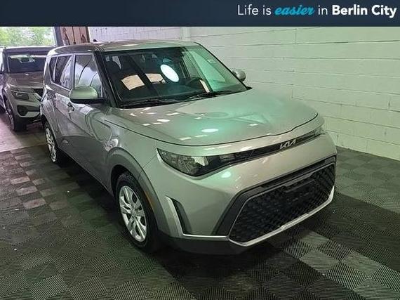 KIA SOUL 2023 KNDJ23AU4P7896631 image