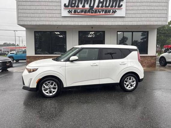 KIA SOUL 2023 KNDJ23AU8P7867441 image