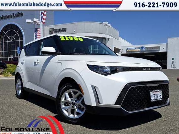 KIA SOUL 2023 KNDJ23AU4P7200916 image