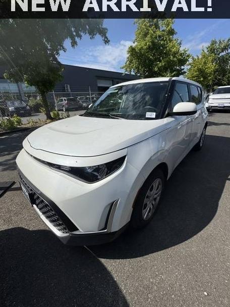 KIA SOUL 2023 KNDJ23AU1P7215597 image