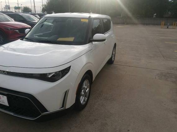 KIA SOUL 2023 KNDJ23AU6P7883377 image