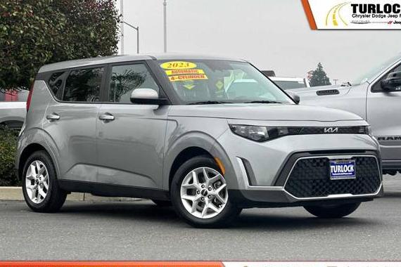 KIA SOUL 2023 KNDJ23AU7P7853711 image
