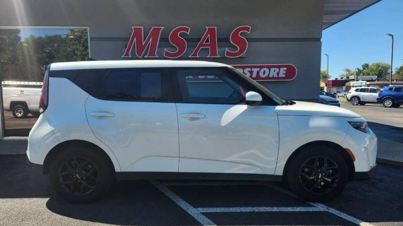 KIA SOUL 2023 KNDJ23AU3P7876256 image