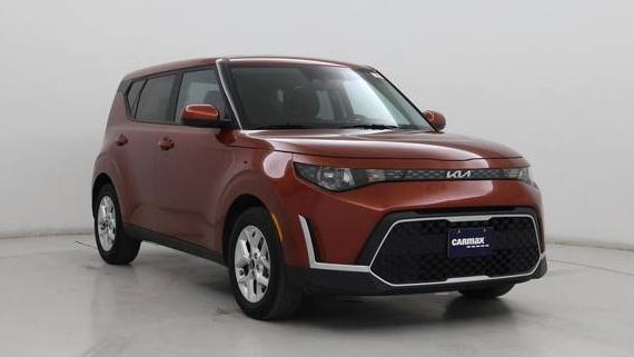 KIA SOUL 2023 KNDJ23AU4P7887623 image