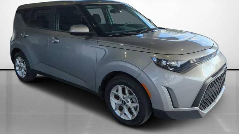 KIA SOUL 2023 KNDJ23AUXP7884919 image