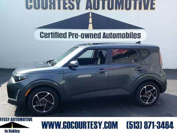 KIA SOUL 2023 KNDJ33AU2P7188715 image