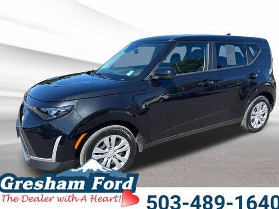 KIA SOUL 2023 KNDJ23AU8P7891240 image
