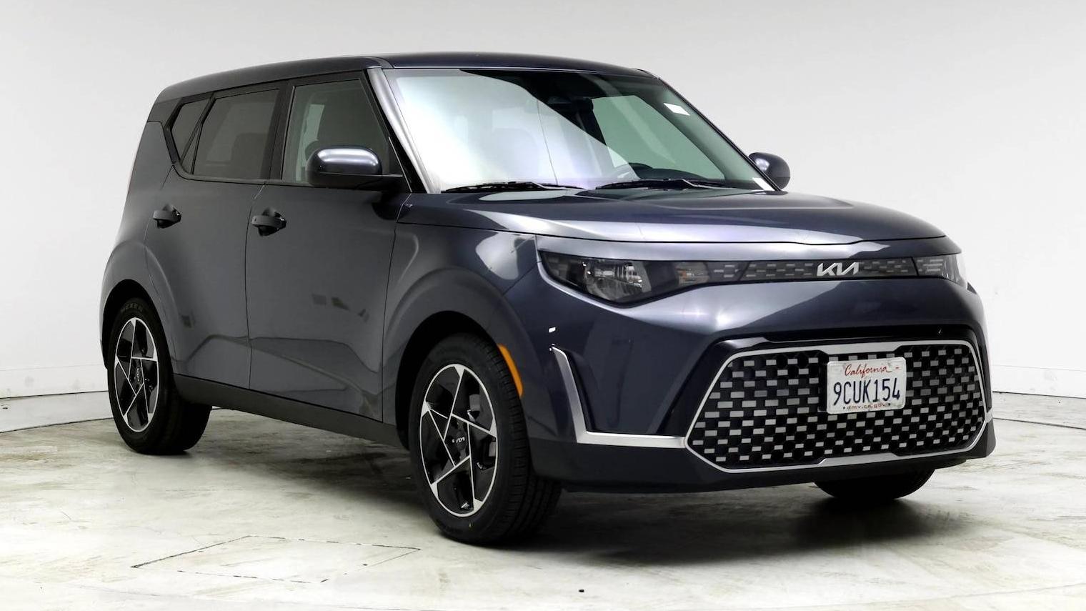 KIA SOUL 2023 KNDJ33AU4P7192068 image