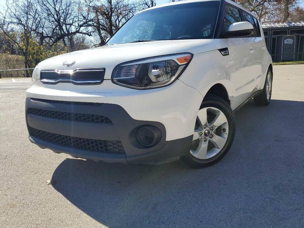 KIA SOUL 2018 KNDJN2A28J7904981 image