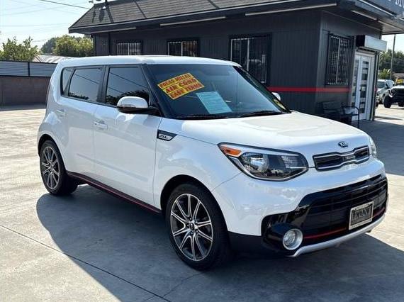 KIA SOUL 2018 KNDJX3AA5J7556063 image