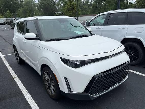 KIA SOUL 2024 KNDJ33AU2R7900420 image