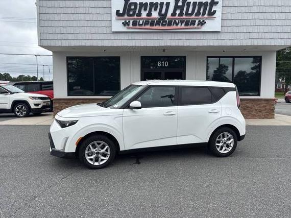 KIA SOUL 2024 KNDJ23AU0R7896838 image