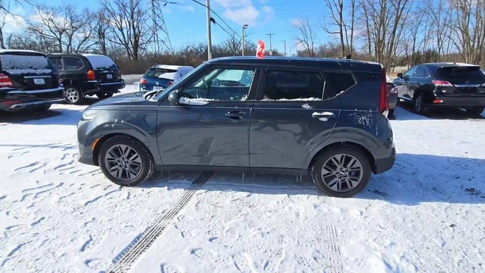 KIA SOUL 2020 KNDJ33AU5L7716225 image