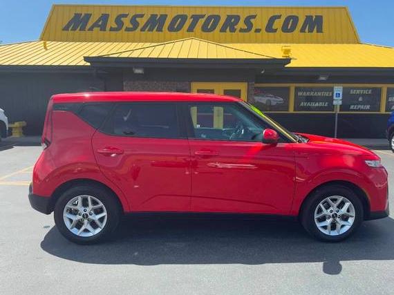 KIA SOUL 2022 KNDJ23AU2N7158873 image