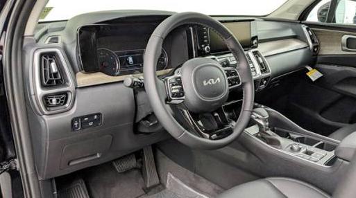 KIA SORENTO 2023 KNDRH4LG8P5229071 image