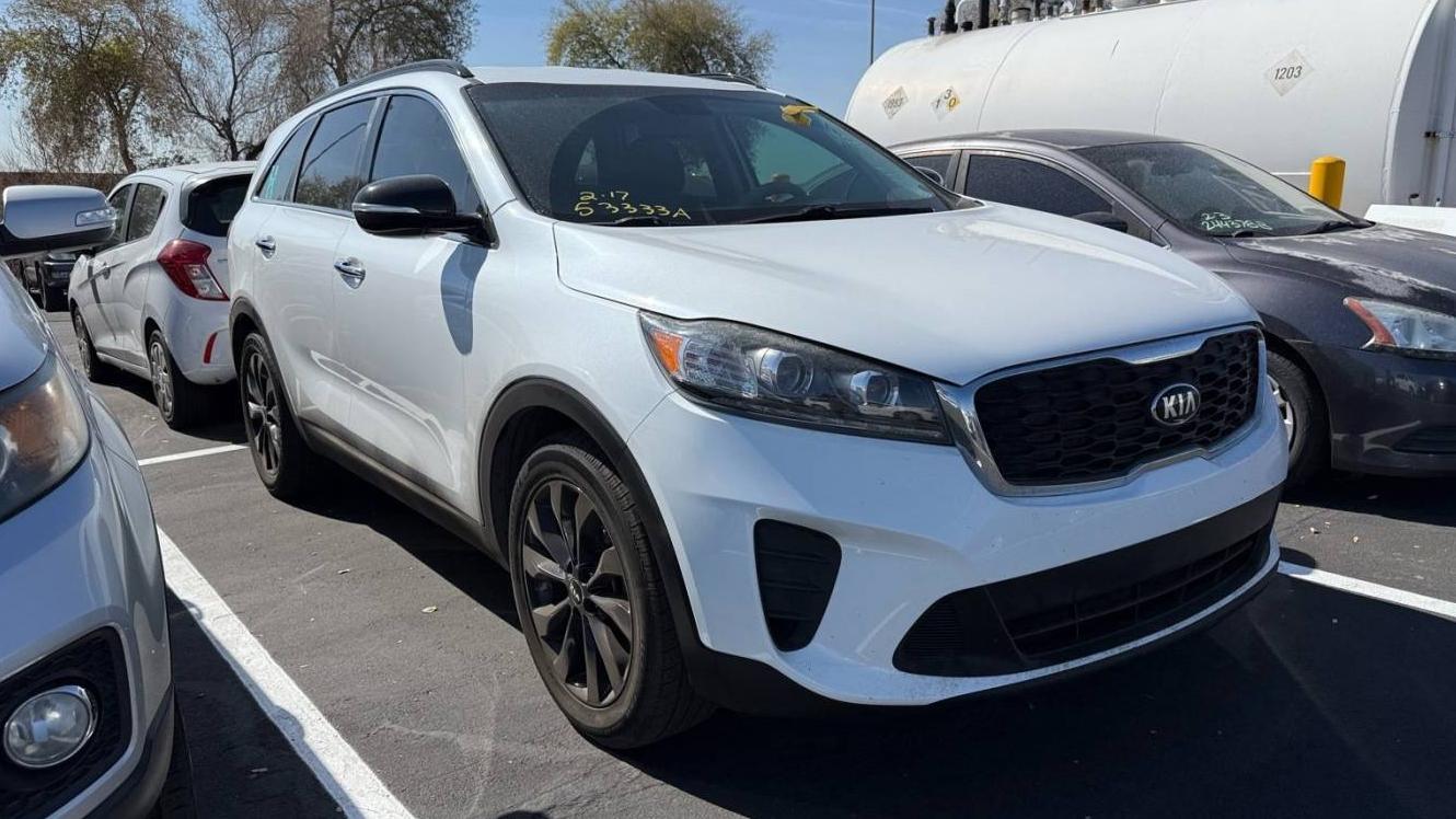 KIA SORENTO 2019 5XYPG4A58KG597617 image