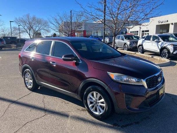 KIA SORENTO 2019 5XYPG4A55KG446170 image