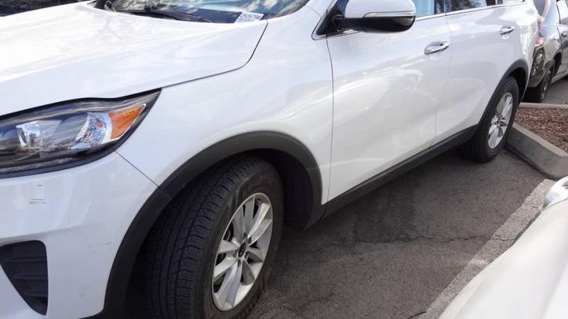 KIA SORENTO 2019 5XYPG4A52KG562944 image