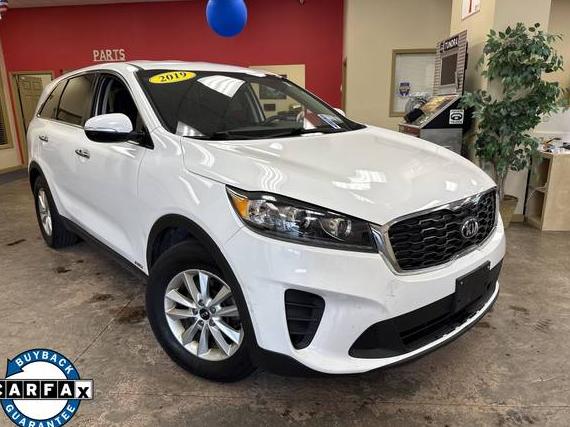 KIA SORENTO 2019 5XYPGDA50KG564188 image