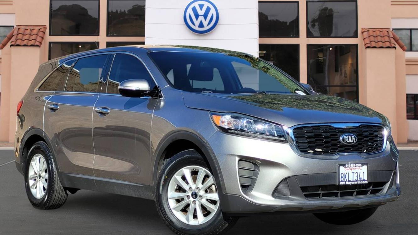 KIA SORENTO 2019 5XYPG4A39KG557237 image