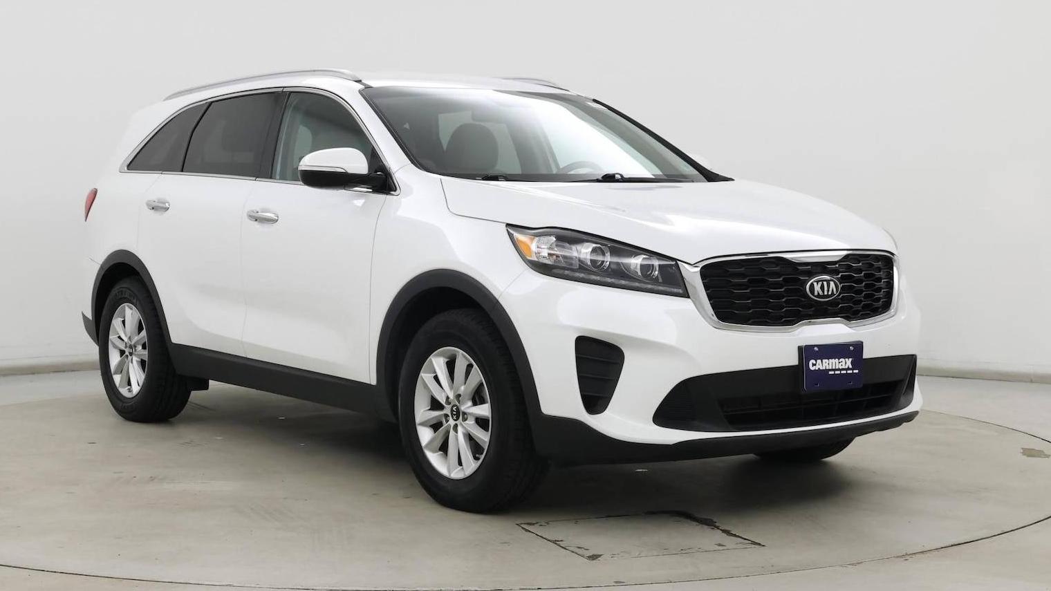 KIA SORENTO 2019 5XYPG4A34KG472659 image