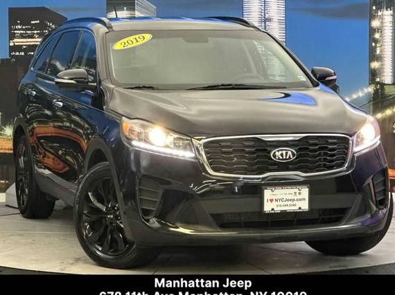 KIA SORENTO 2019 5XYPGDA51KG603421 image